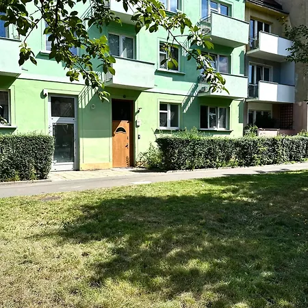 Psie Budy -200m Main Square * Vratislav