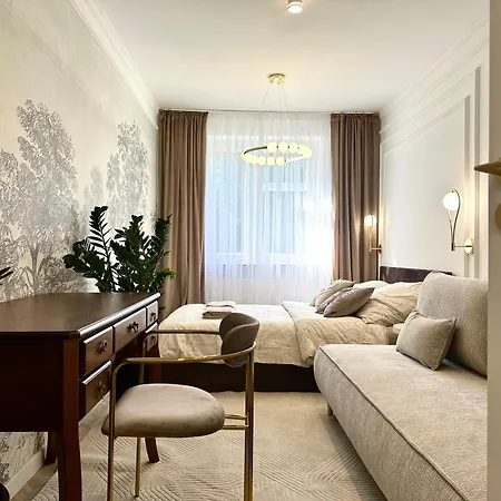 Psie Budy -200m Main Square Apartmán *