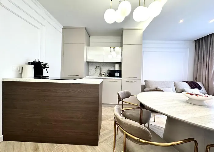 Psie Budy -200m Main Square Apartment *