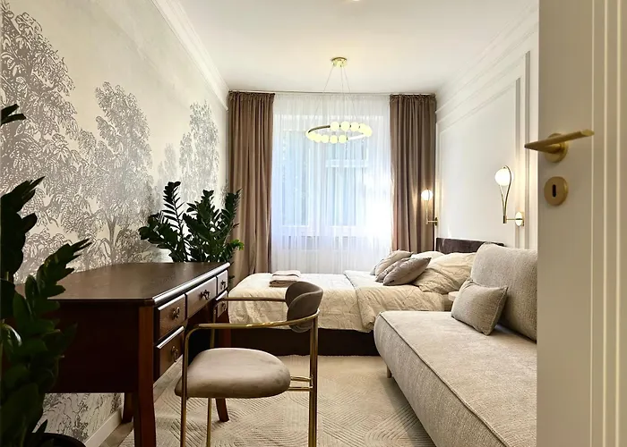 Psie Budy -200m Main Square Apartment *